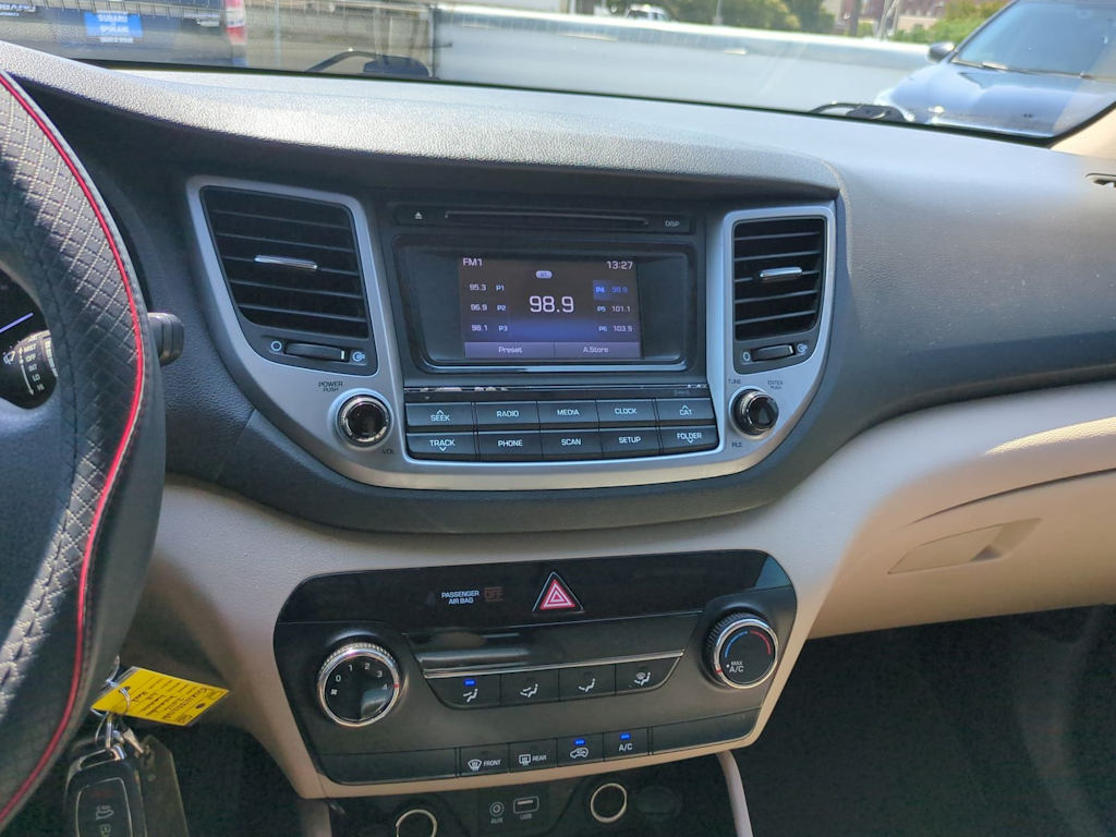 Thumbnail: 2016 Hyundai Tucson - 15