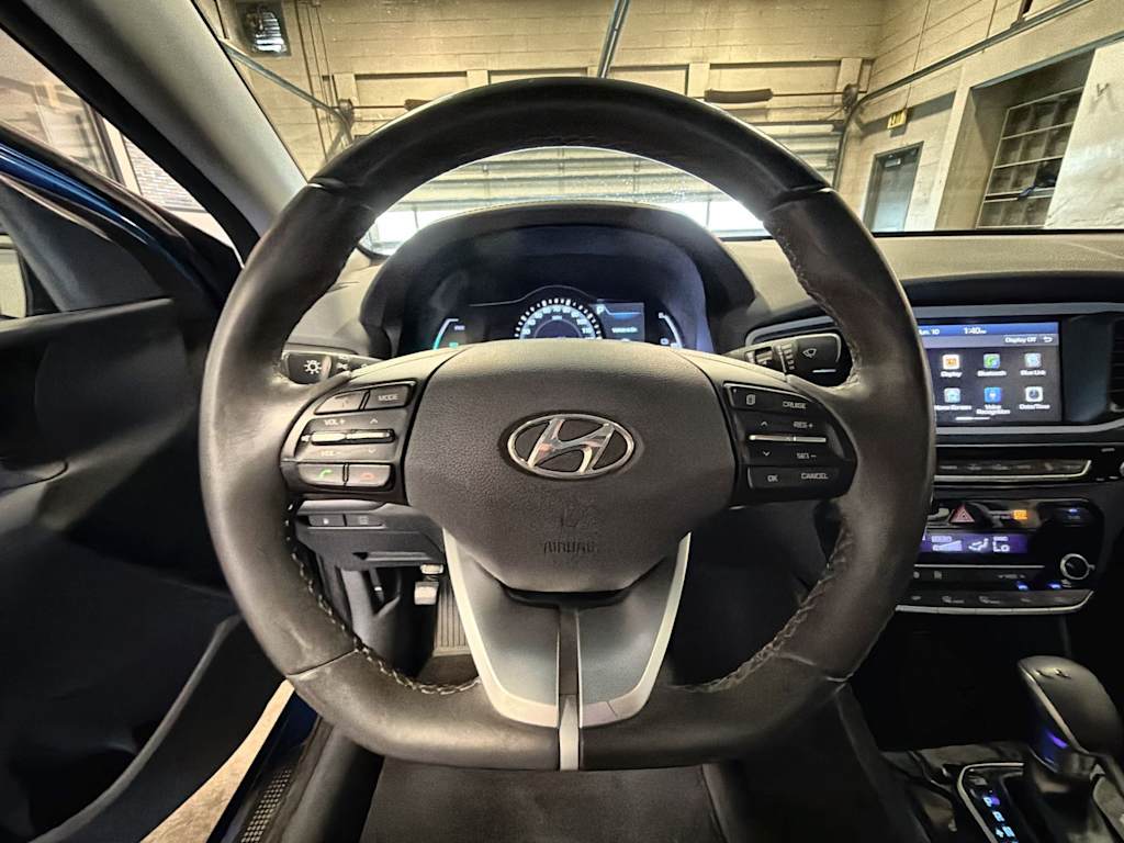 Thumbnail: 2017 Hyundai Ioniq - 10