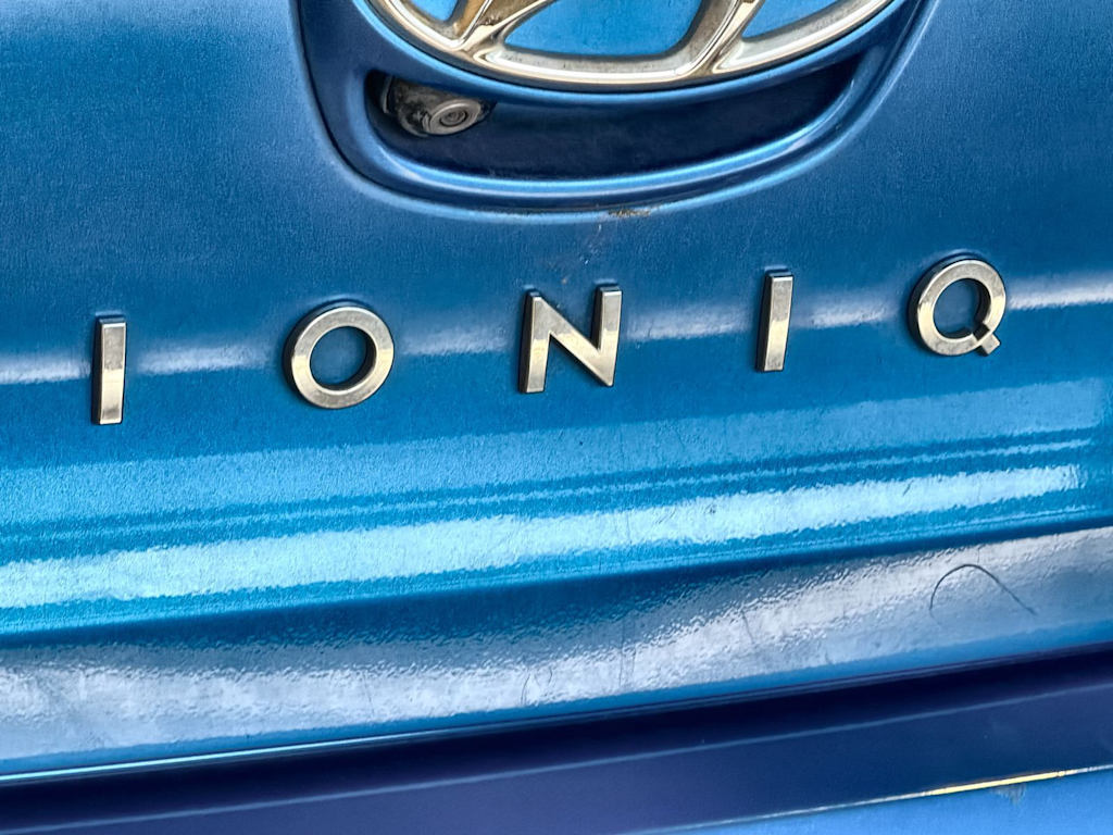 Thumbnail: 2017 Hyundai Ioniq - 26