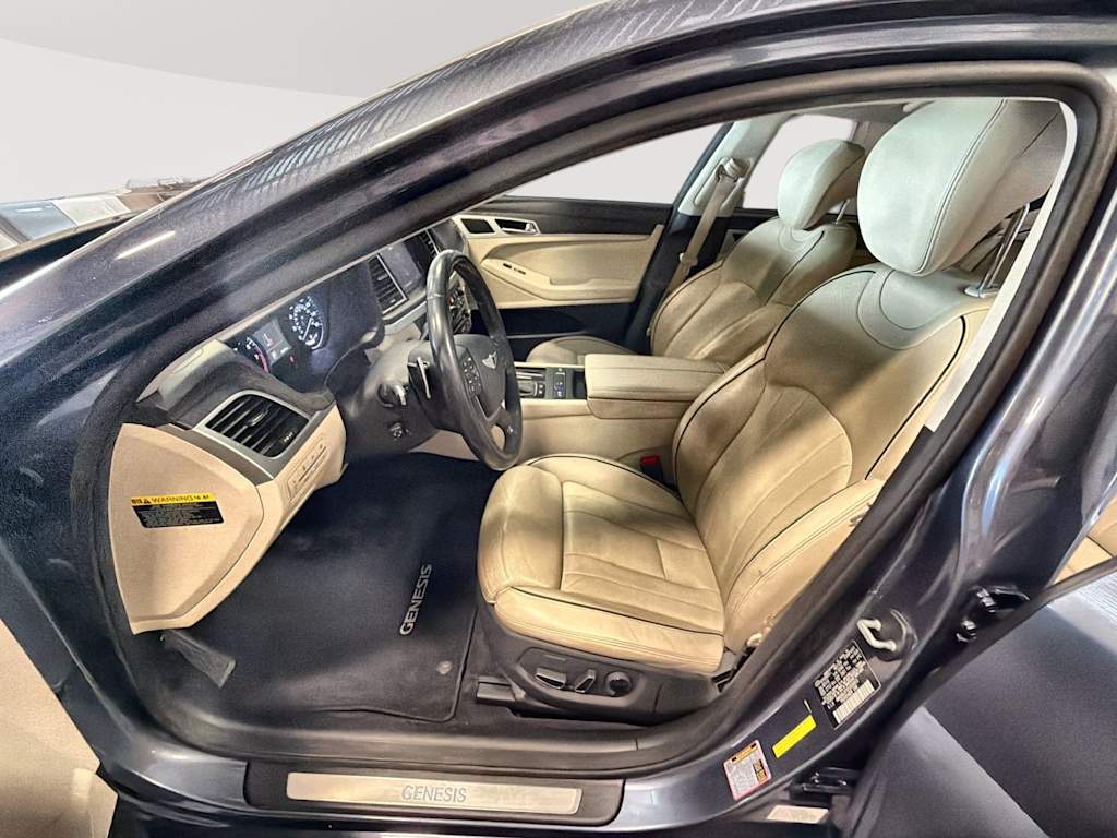 Thumbnail: 2015 Hyundai Genesis - 11