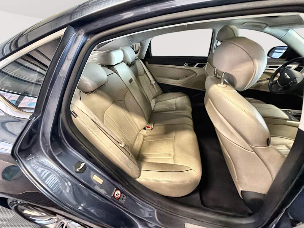 Thumbnail: 2015 Hyundai Genesis - 30