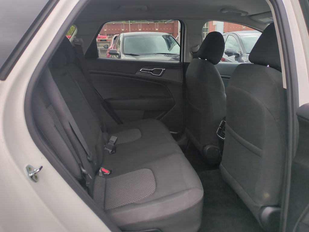 Thumbnail: 2023 Kia Sportage - 28