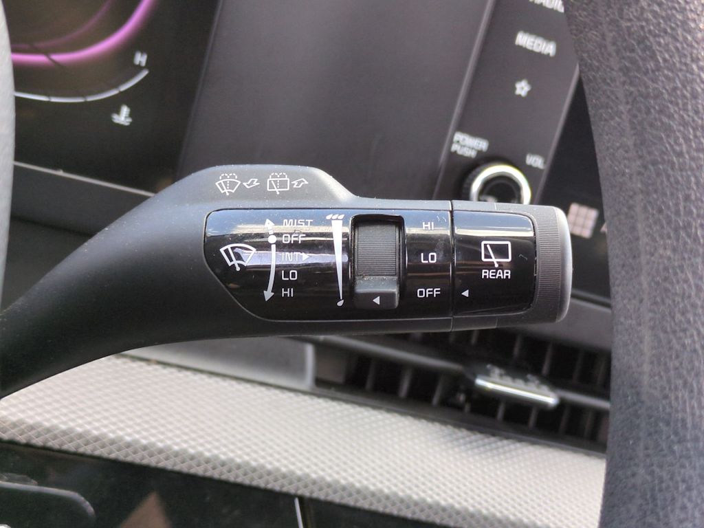 2024 Kia Sportage LX 32