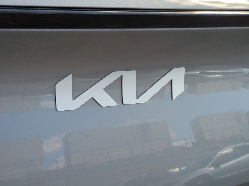 2024 Kia Sportage LX 7