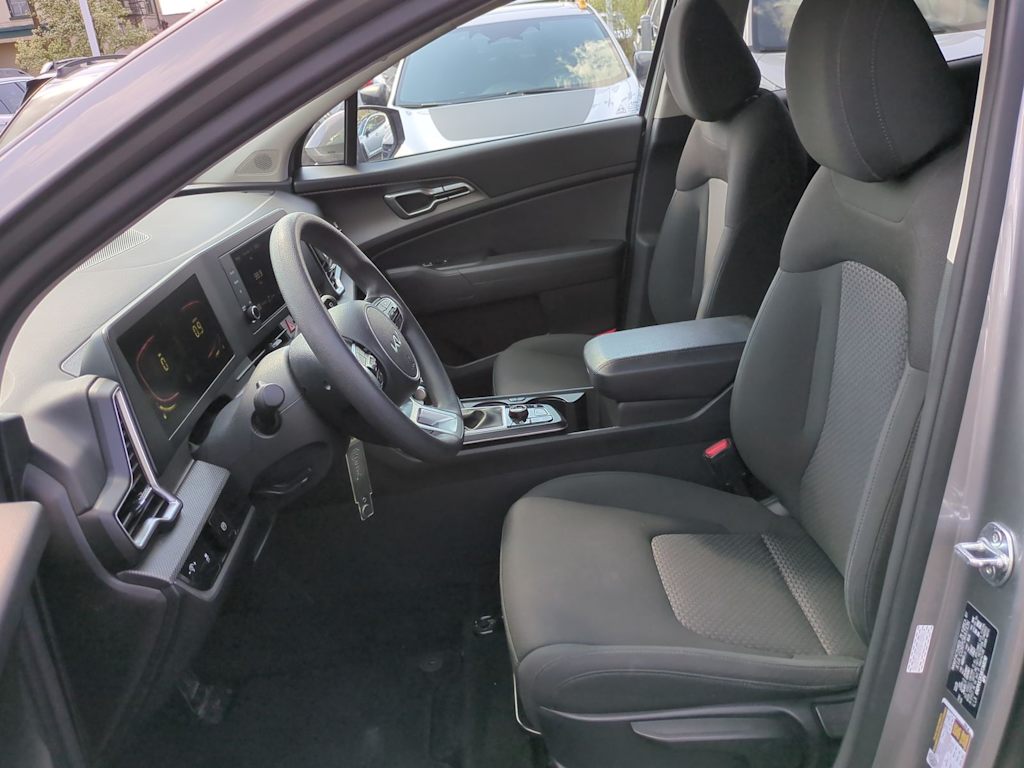 2024 Kia Sportage LX 11