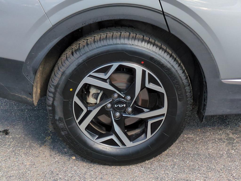 2024 Kia Sportage LX 8