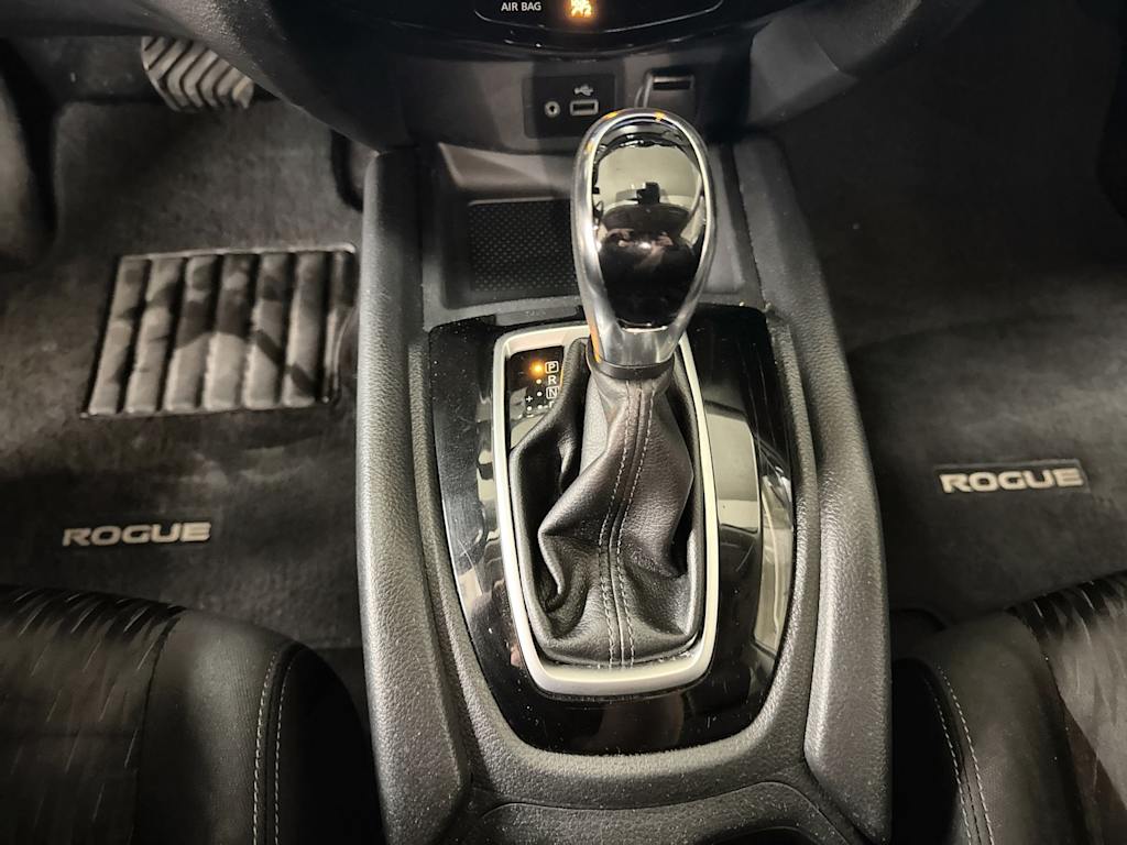 Thumbnail: 2019 Nissan Rogue - 16