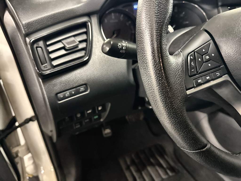 Thumbnail: 2019 Nissan Rogue - 31