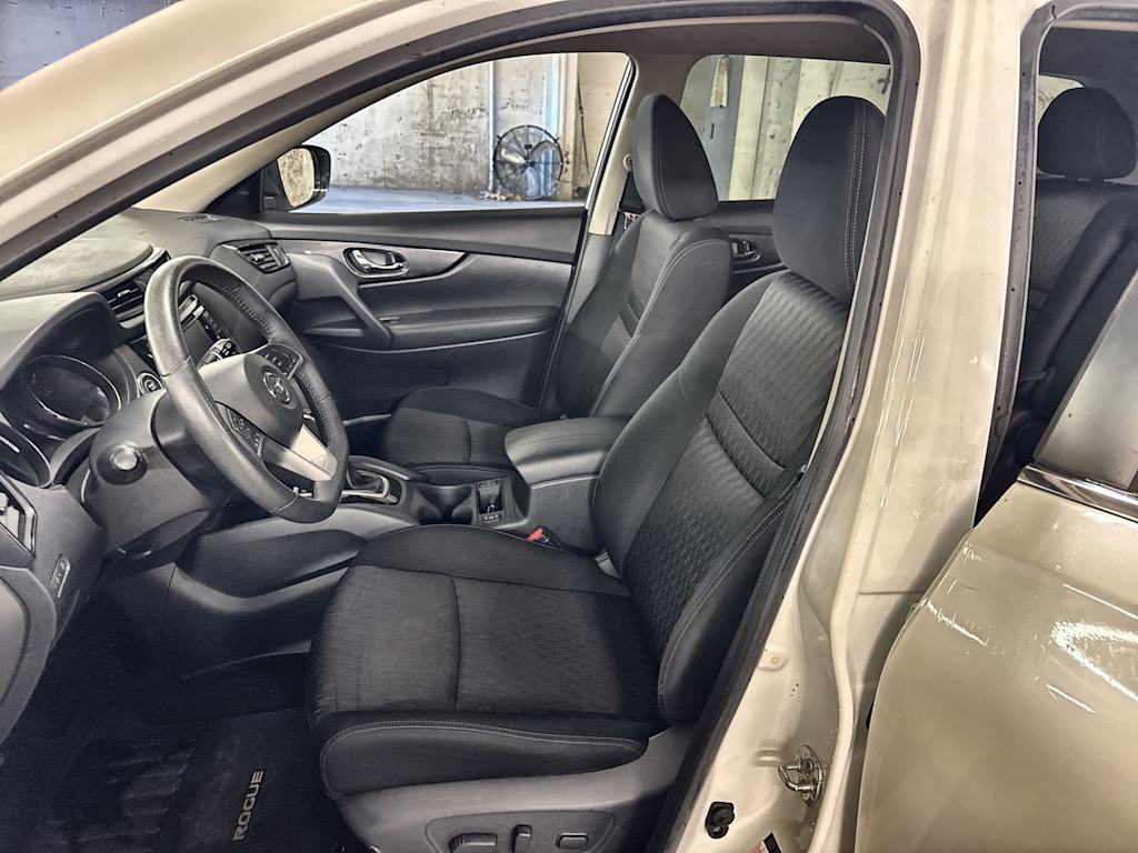 Thumbnail: 2019 Nissan Rogue - 11
