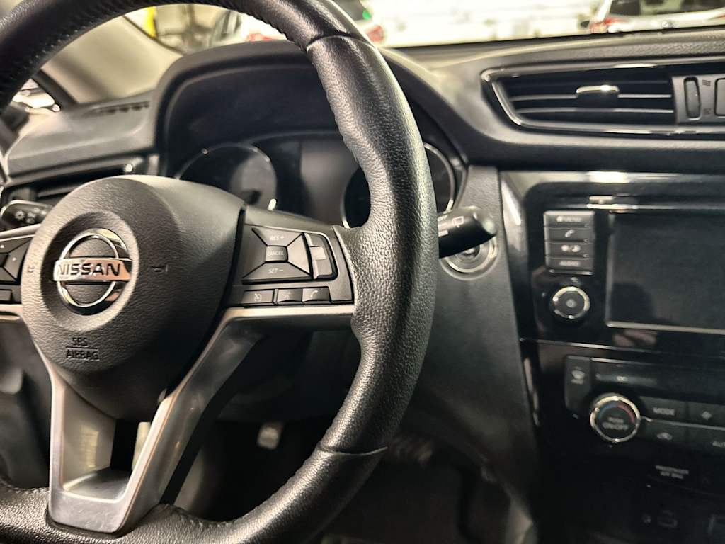 Thumbnail: 2019 Nissan Rogue - 14