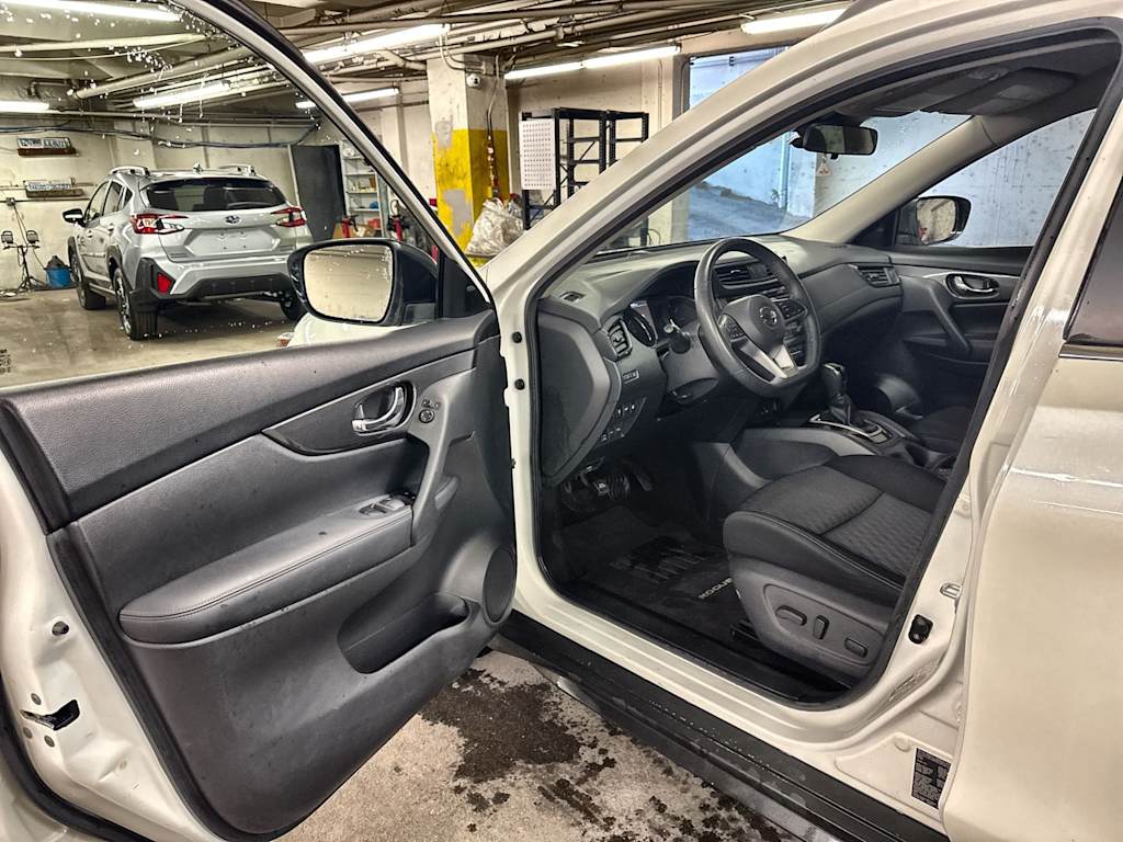 Thumbnail: 2019 Nissan Rogue - 25