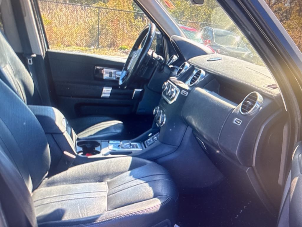 Thumbnail: 2015 Land Rover LR4 - 8