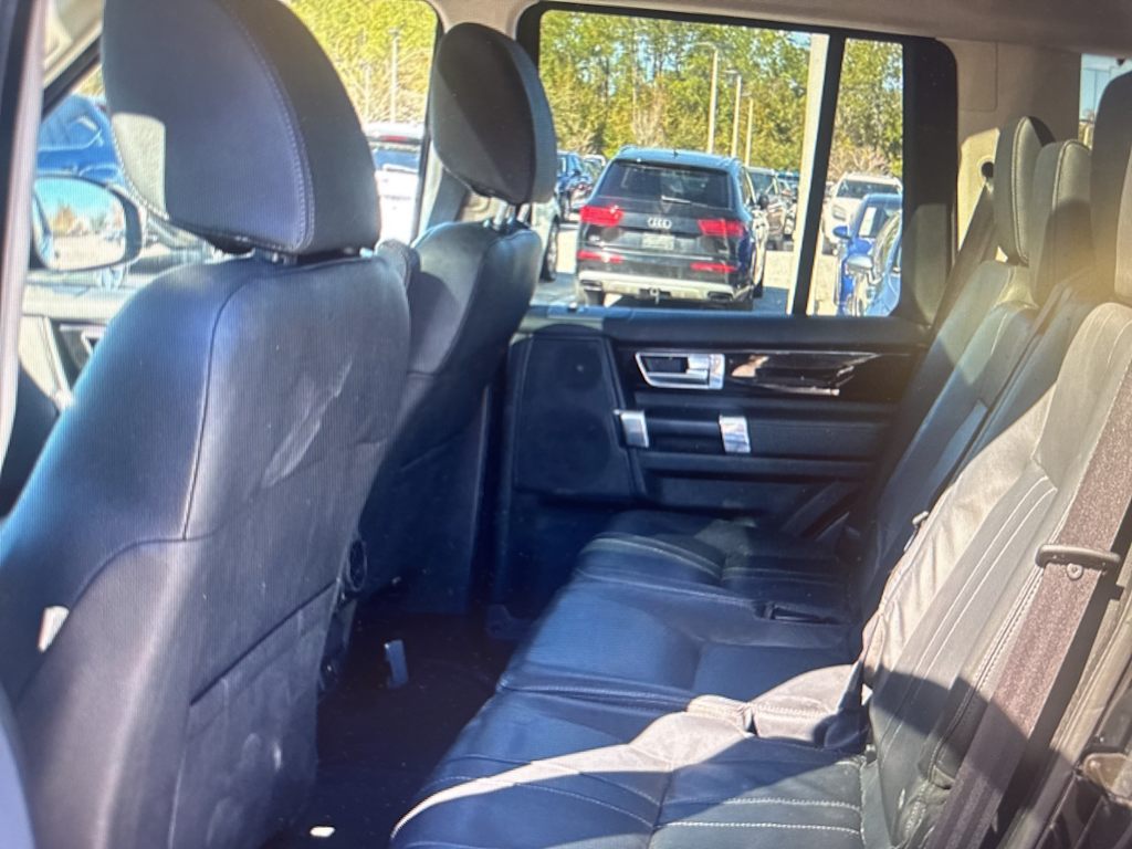 Thumbnail: 2015 Land Rover LR4 - 9