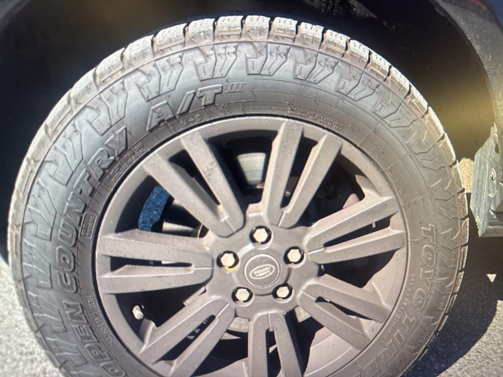 Thumbnail: 2015 Land Rover LR4 - 6