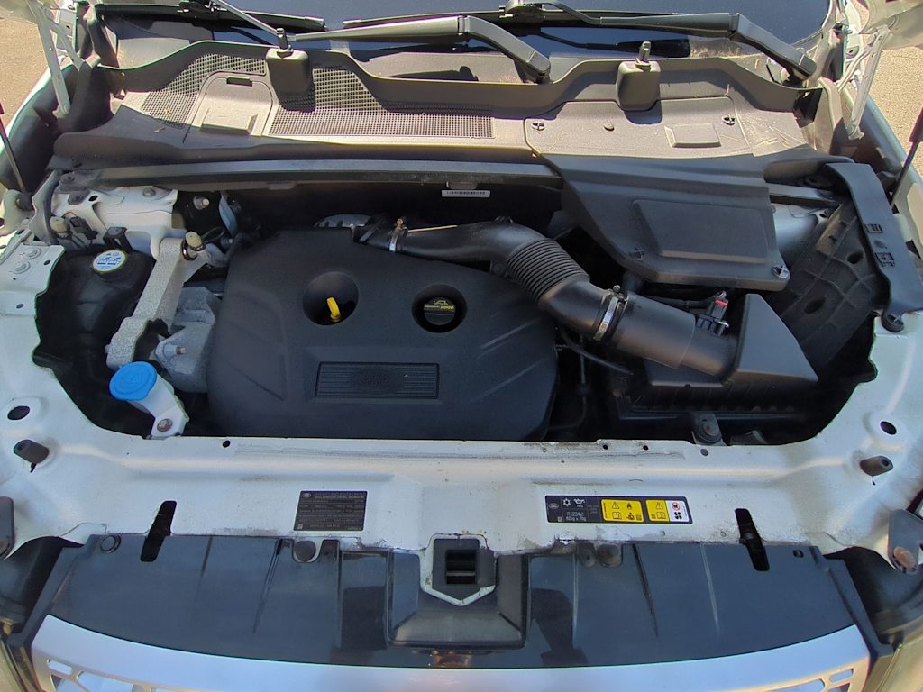 Thumbnail: 2017 Land Rover Discovery Sport - 9