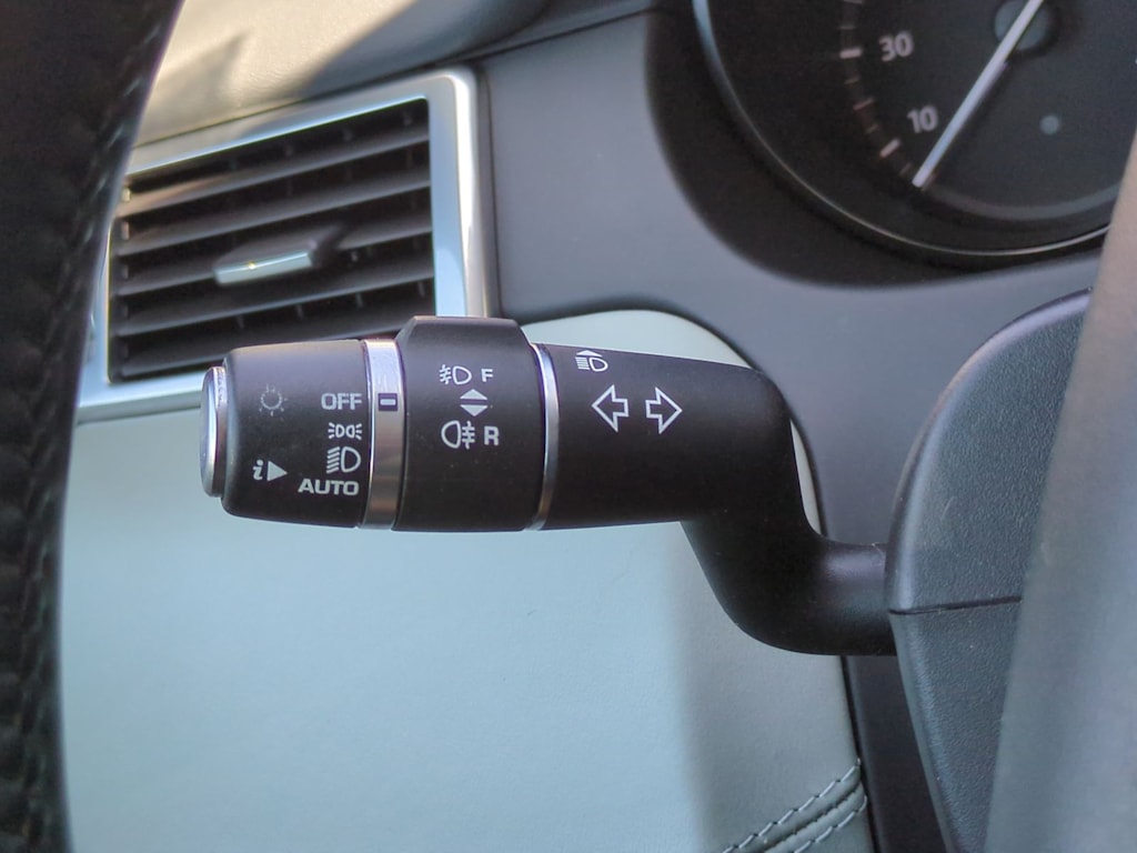 Thumbnail: 2017 Land Rover Discovery Sport - 34