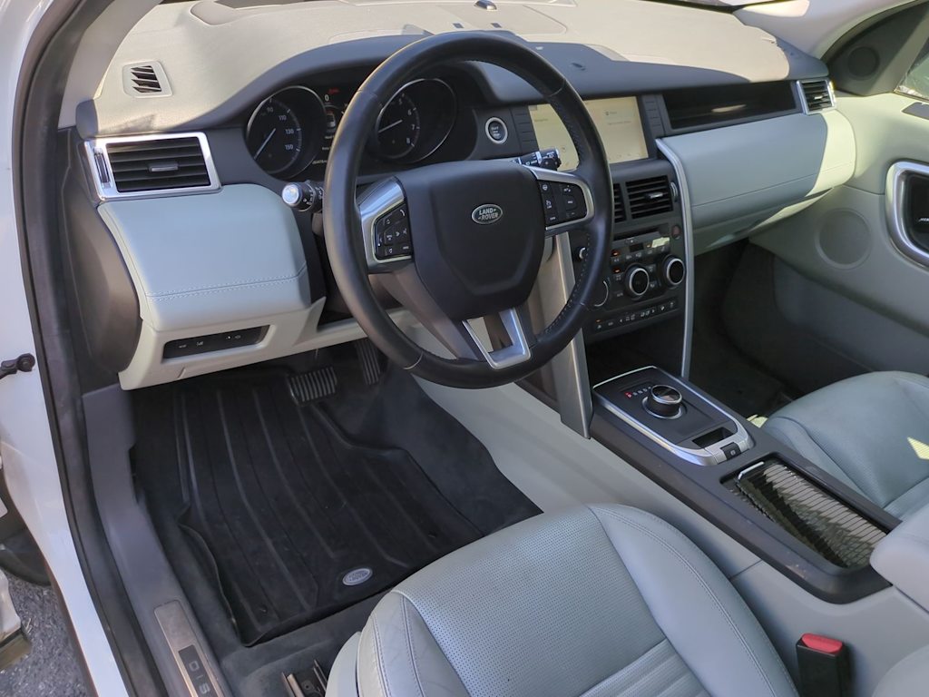 Thumbnail: 2017 Land Rover Discovery Sport - 2
