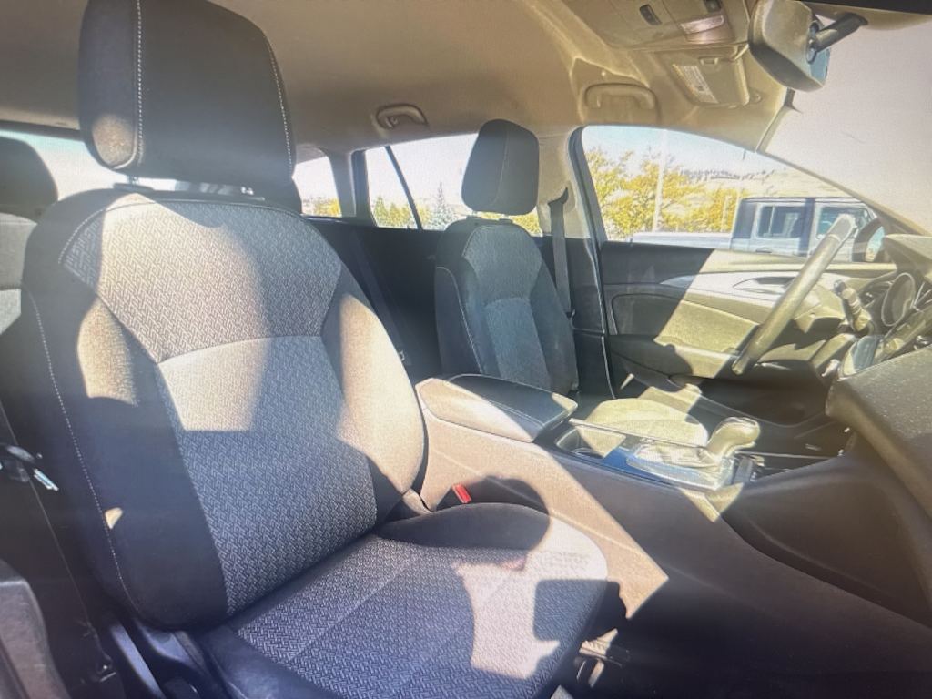 Thumbnail: 2018 Buick Regal - 20