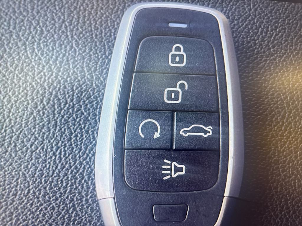 Thumbnail: 2018 Buick Regal - 19