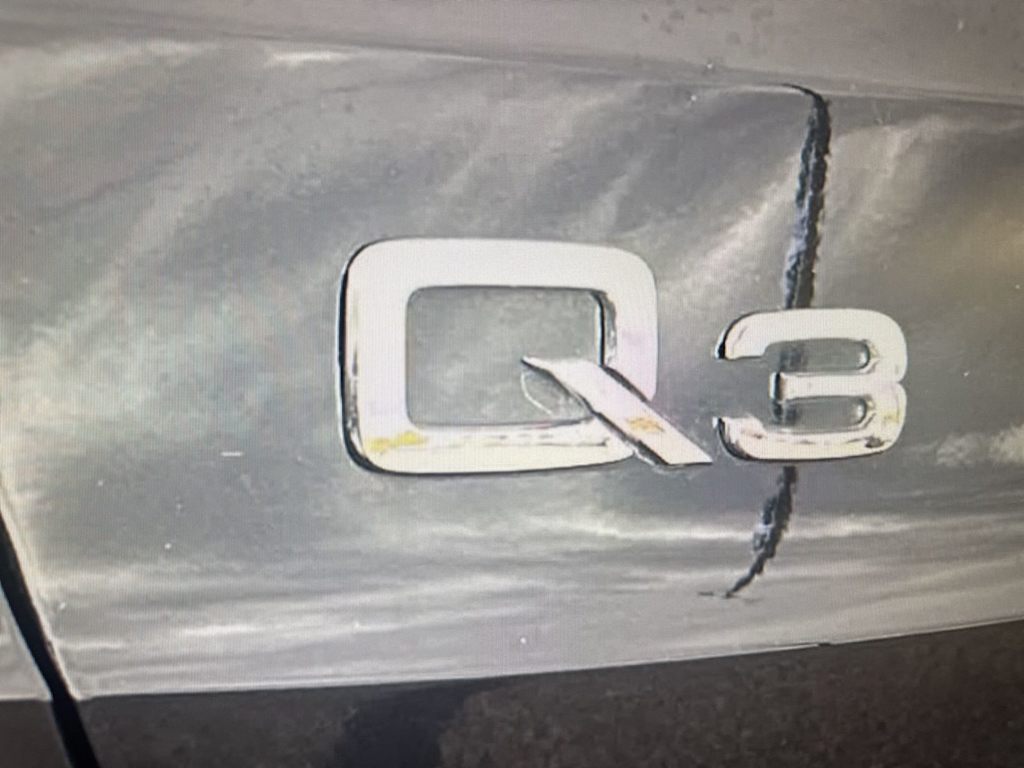 Thumbnail: 2022 Audi Q3 - 6