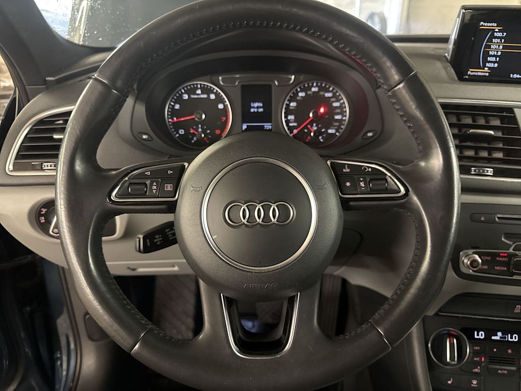 Thumbnail: 2018 Audi Q3 - 10