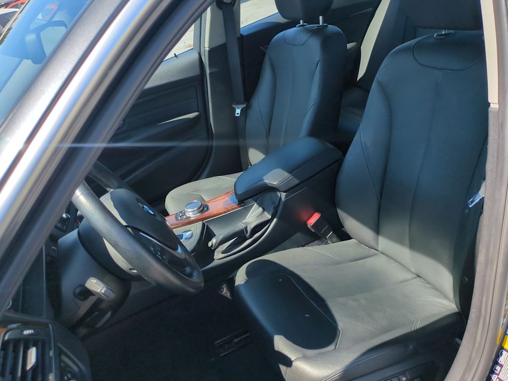 Thumbnail: 2015 BMW 3 Series - 27