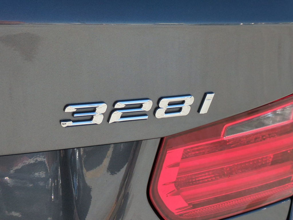 Thumbnail: 2015 BMW 3 Series - 26