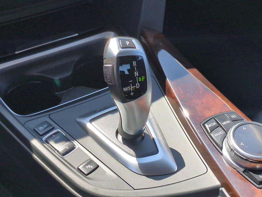 Thumbnail: 2015 BMW 3 Series - 16