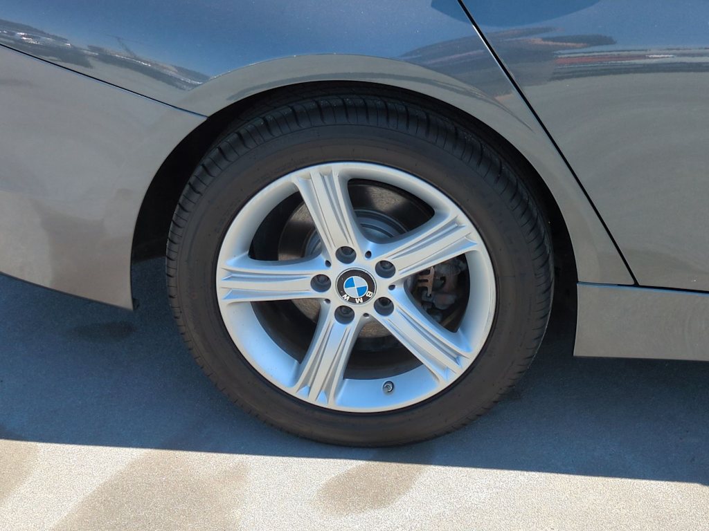 Thumbnail: 2015 BMW 3 Series - 8