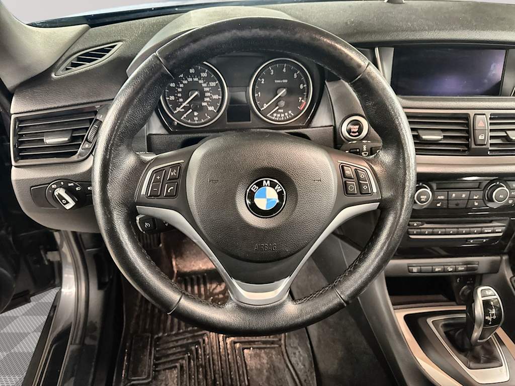 Thumbnail: 2014 BMW X1 - 14
