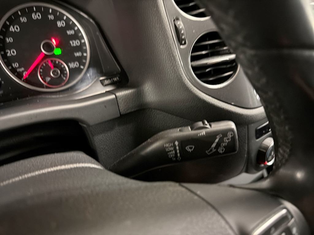 Thumbnail: 2013 Volkswagen Tiguan - 14