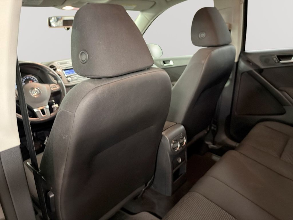 Thumbnail: 2013 Volkswagen Tiguan - 23