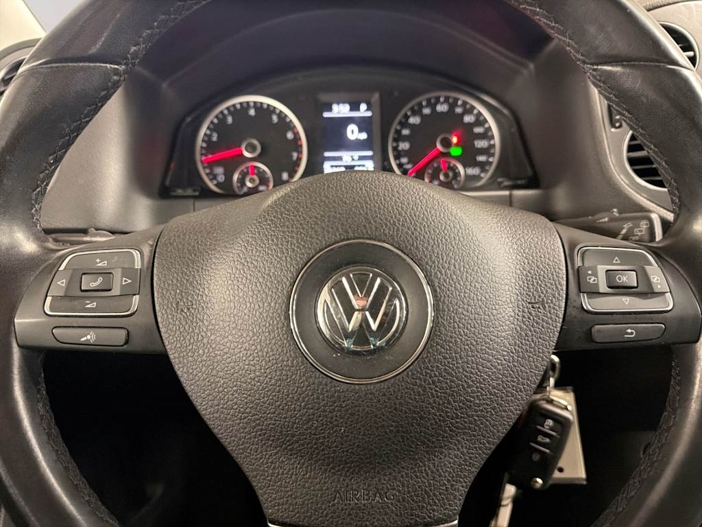 Thumbnail: 2013 Volkswagen Tiguan - 26