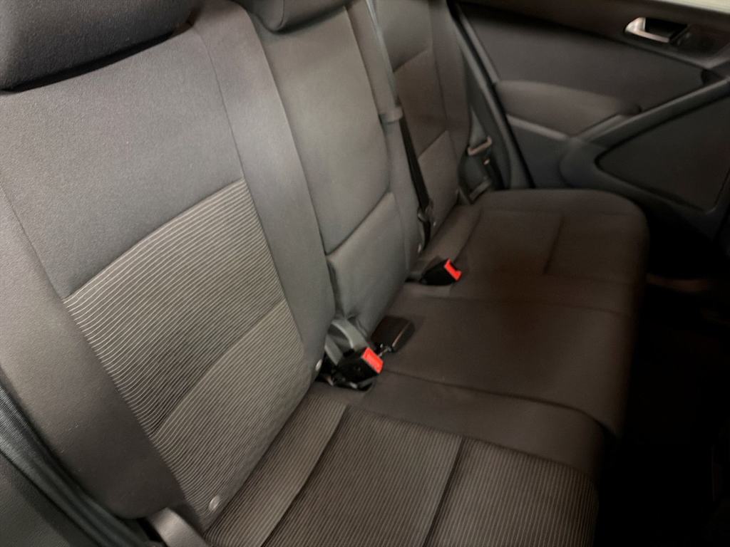 Thumbnail: 2013 Volkswagen Tiguan - 24