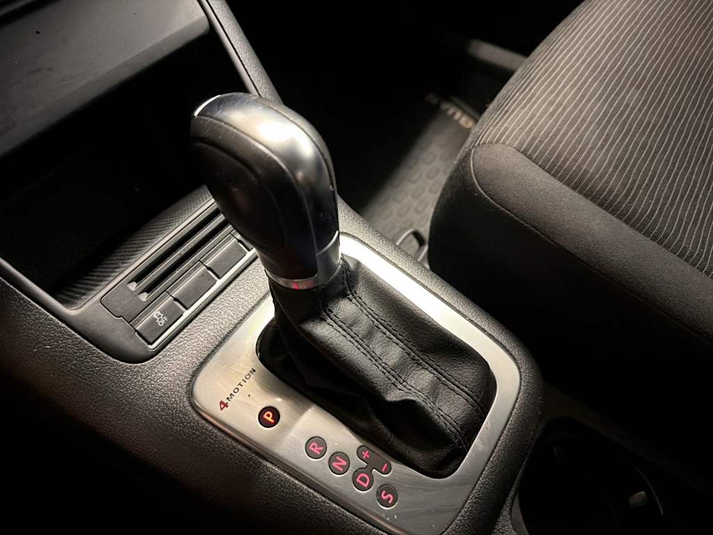 Thumbnail: 2013 Volkswagen Tiguan - 30
