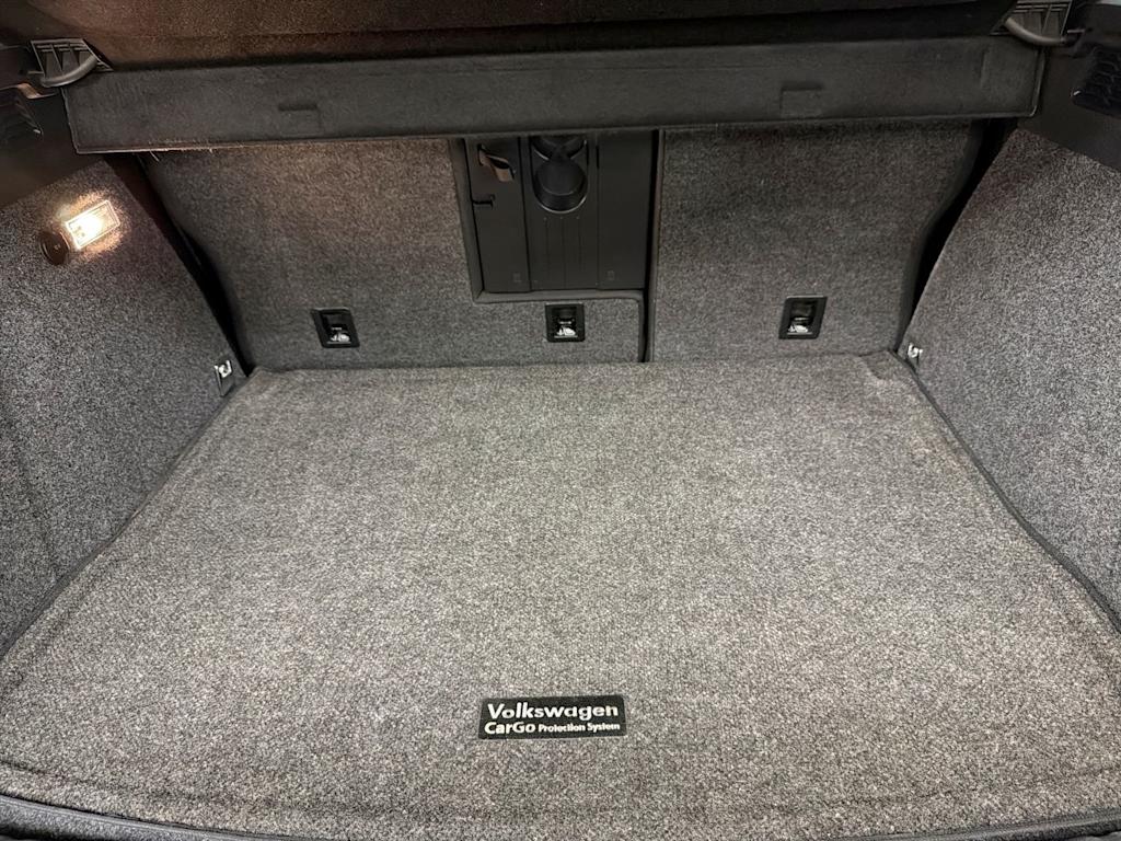 Thumbnail: 2013 Volkswagen Tiguan - 15