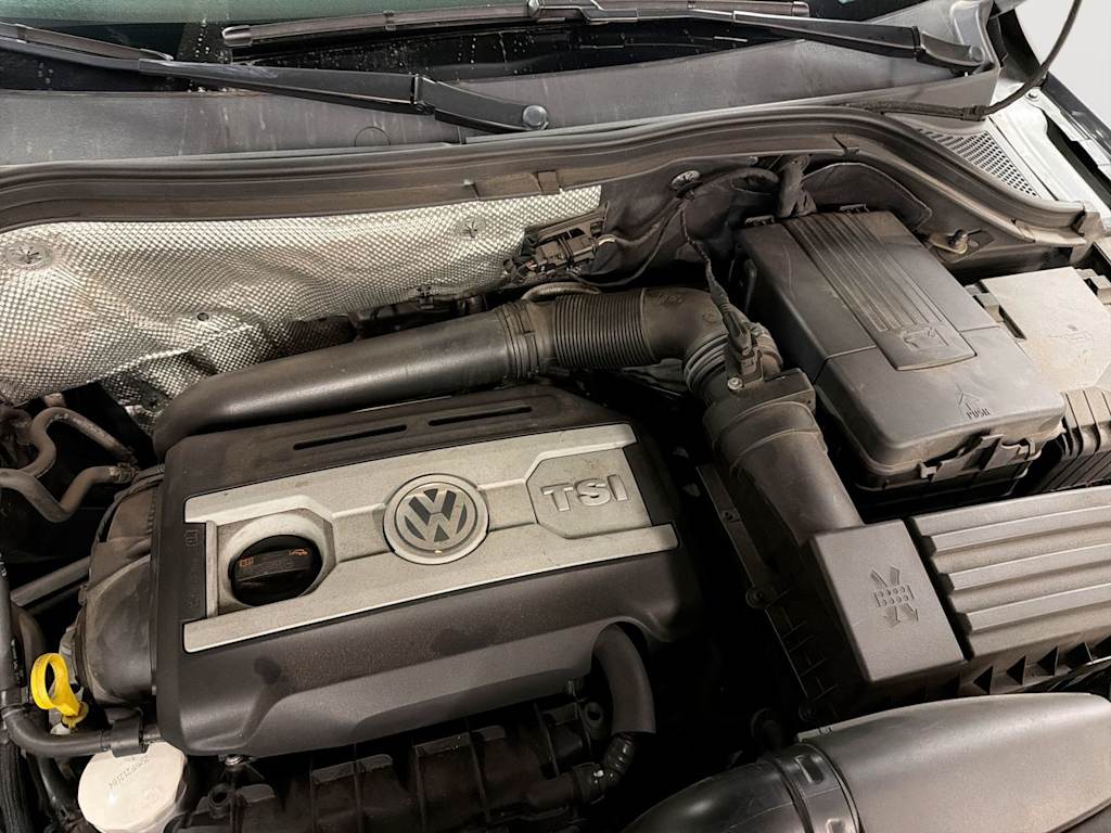 Thumbnail: 2013 Volkswagen Tiguan - 8