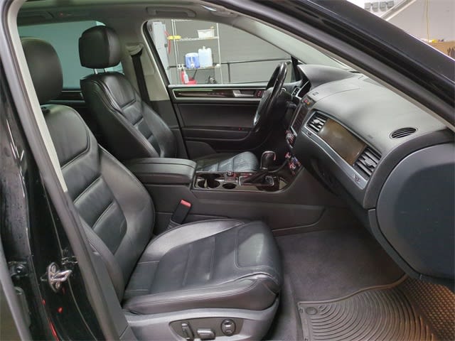 2014 Volkswagen Touareg Executive 12