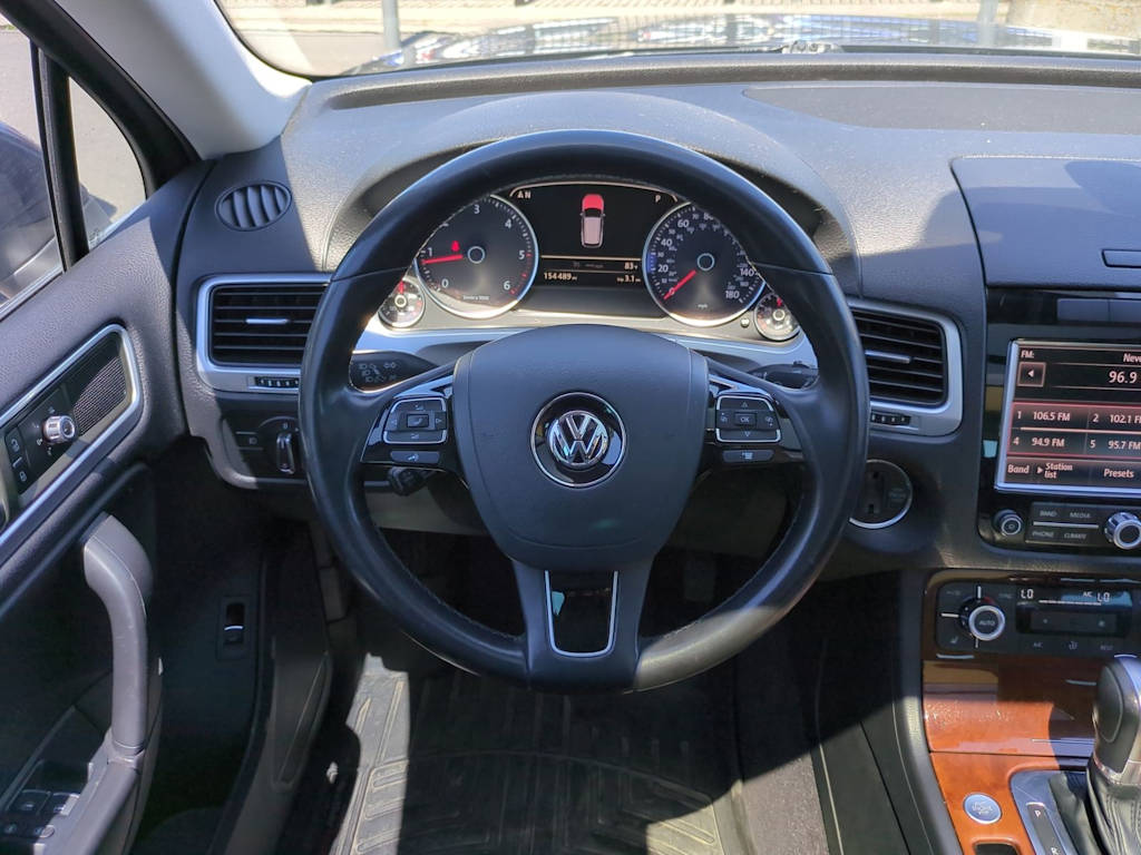 Thumbnail: 2014 Volkswagen Touareg - 14