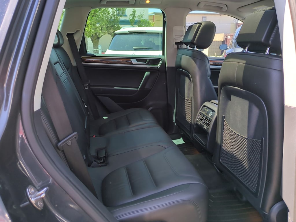 Thumbnail: 2014 Volkswagen Touareg - 29