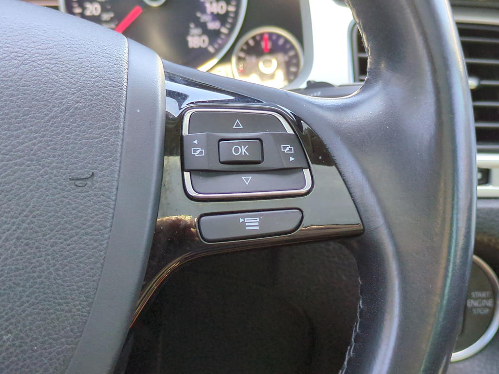 Thumbnail: 2014 Volkswagen Touareg - 31
