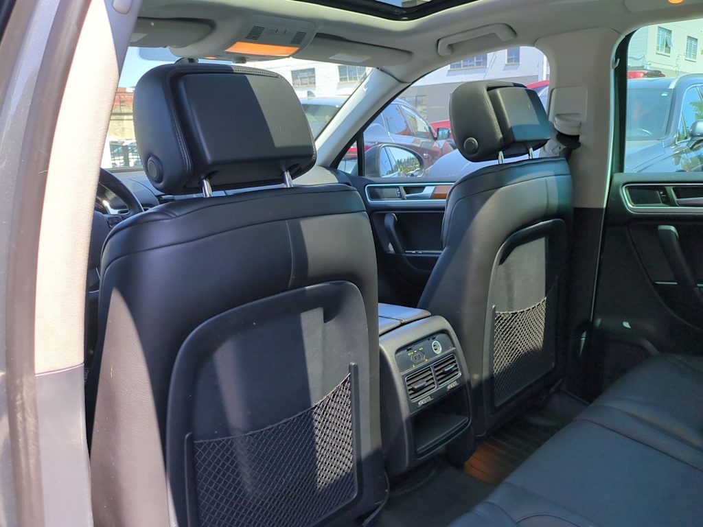 Thumbnail: 2014 Volkswagen Touareg - 13