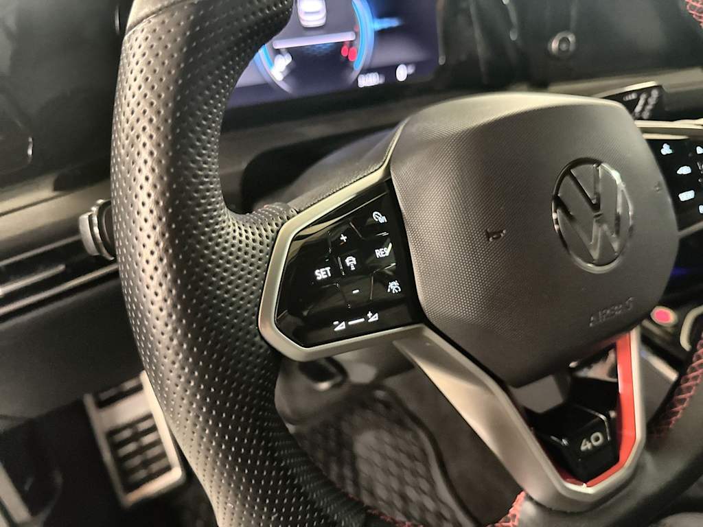 Thumbnail: 2023 Volkswagen Golf - 29