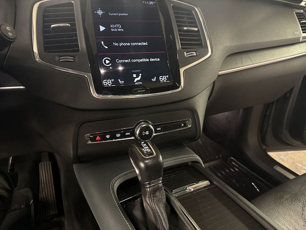 Thumbnail: 2020 Volvo XC90 - 15