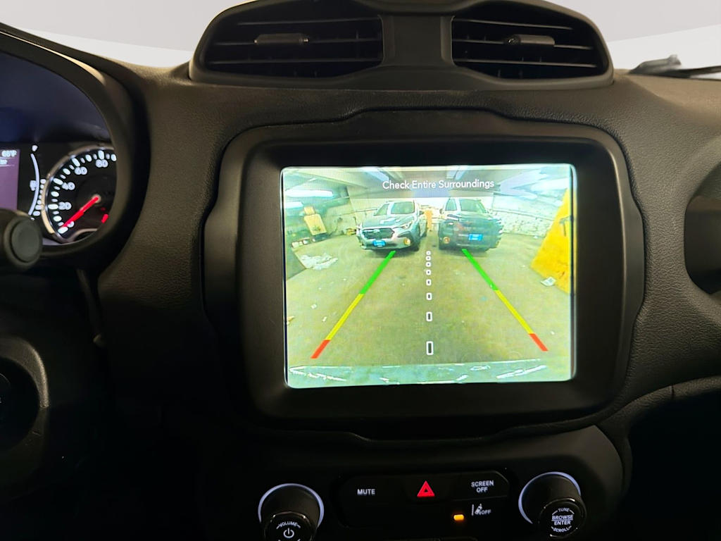 Thumbnail: 2022 Jeep Renegade - 31