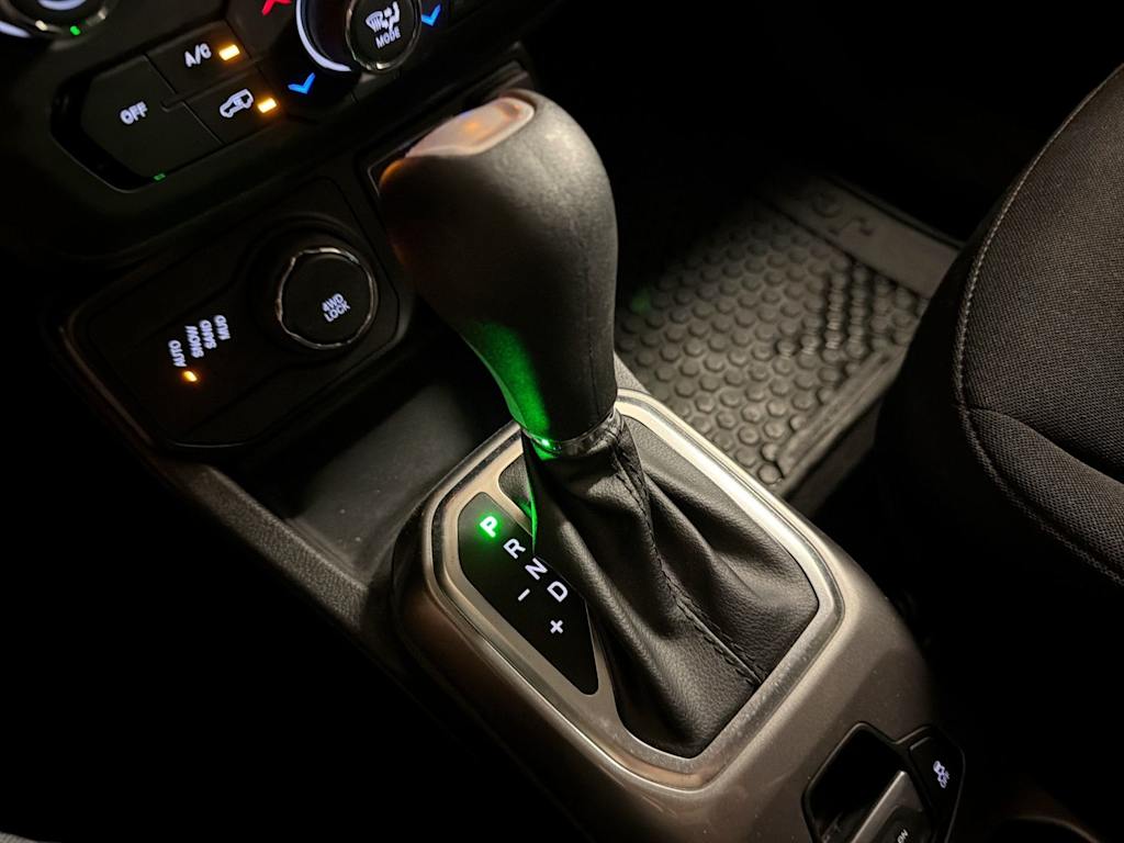 Thumbnail: 2022 Jeep Renegade - 34