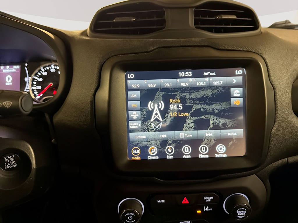 Thumbnail: 2022 Jeep Renegade - 32