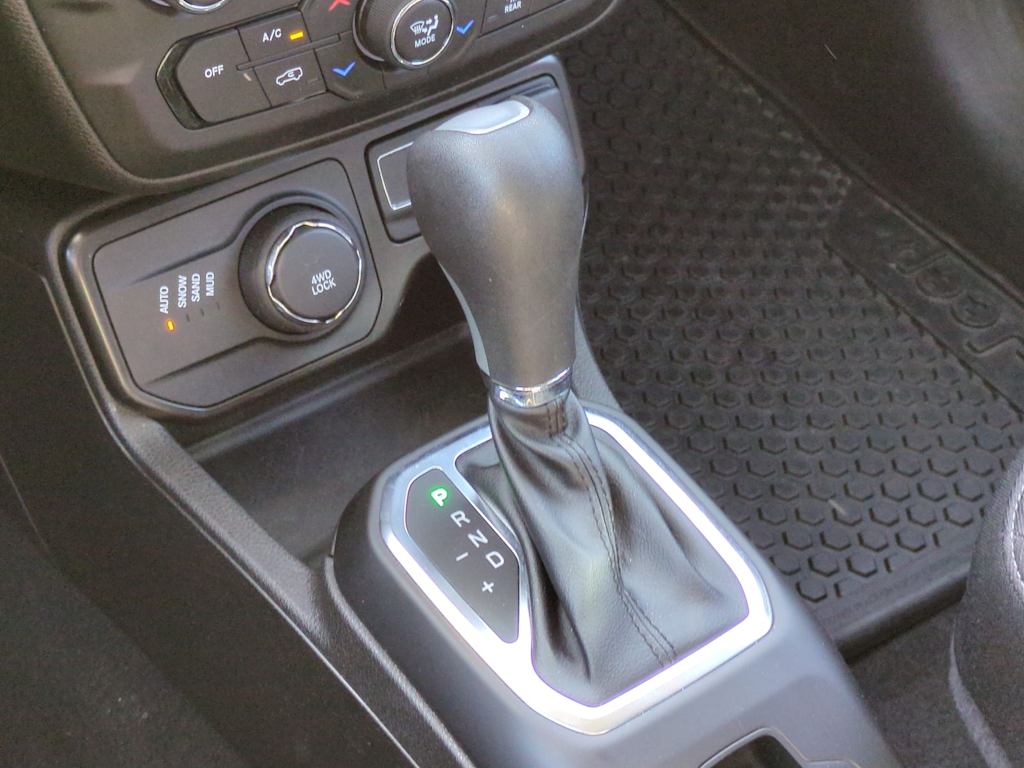2023 Jeep Renegade Latitude 16