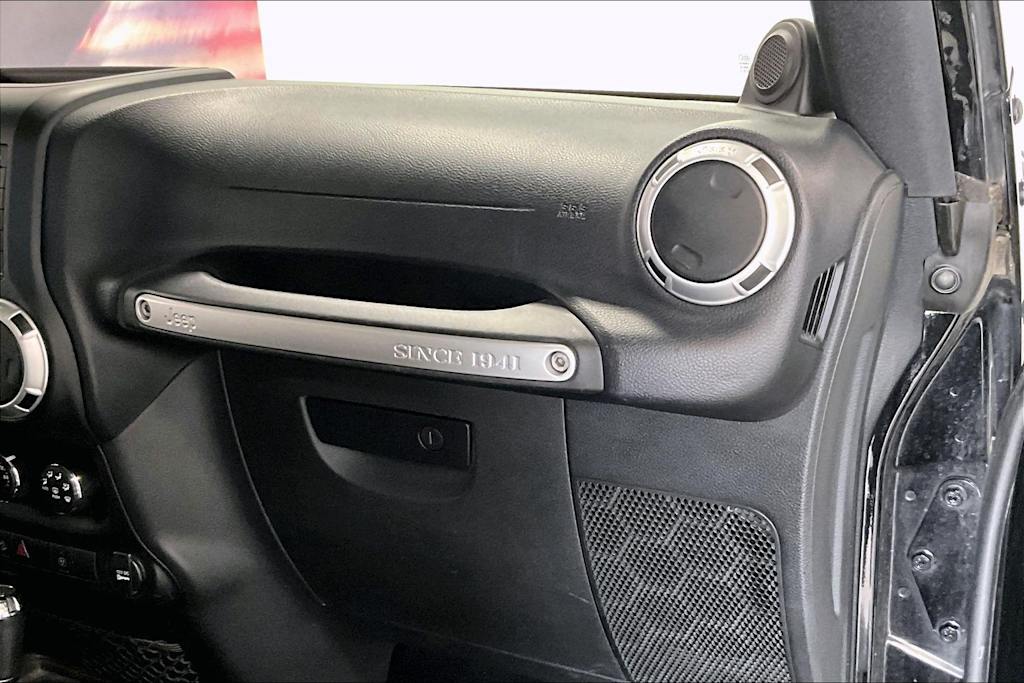 Thumbnail: 2013 Jeep Wrangler - 20