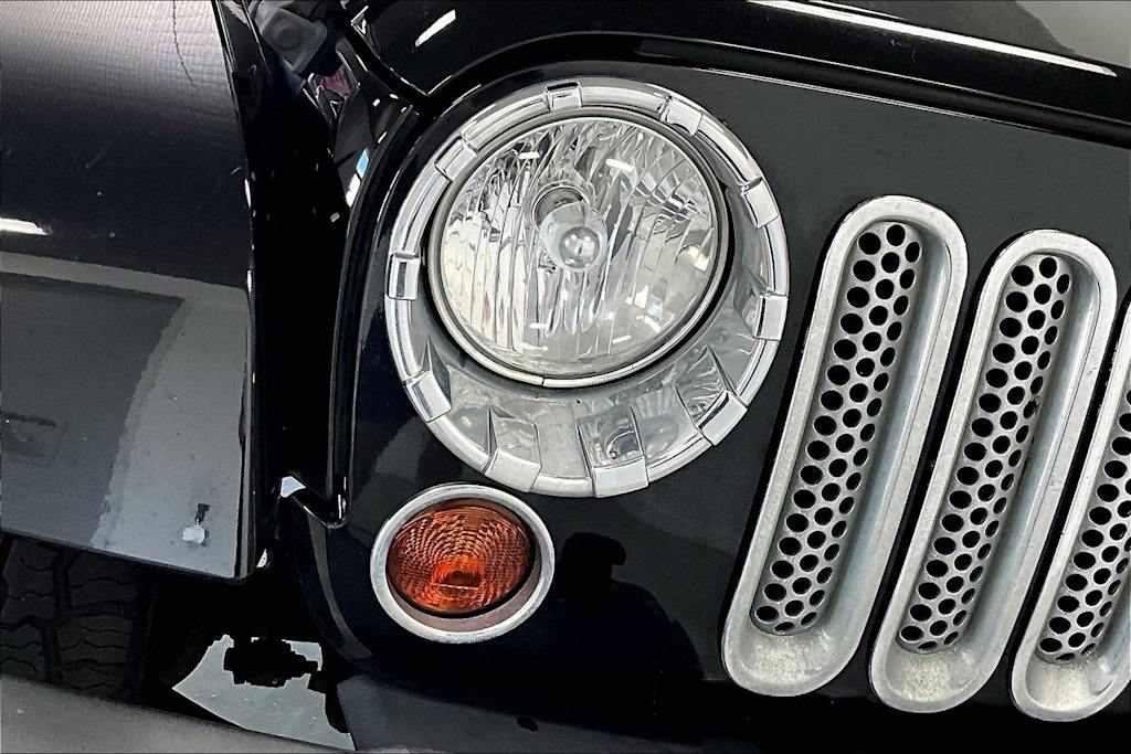 Thumbnail: 2013 Jeep Wrangler - 27